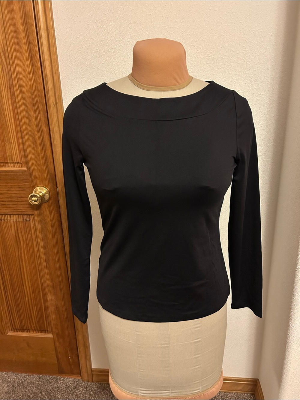 NWT Apostrophe Stretch Black Long-Sleeve Boatneck Top, Size M